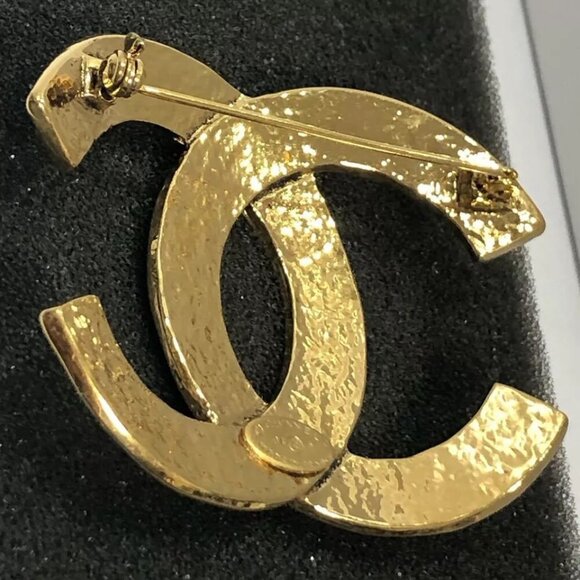 CHANEL CC Logo Vintage Brooch Gold Tone Pin 94P Auth - Picture 16 of 16